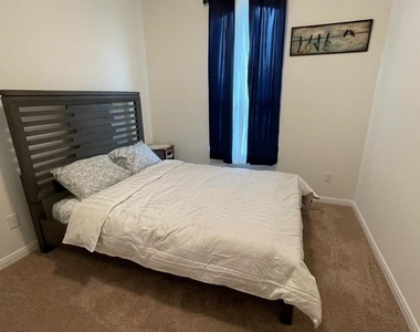 3019 Kastania Lane N - Photo Thumbnail 13