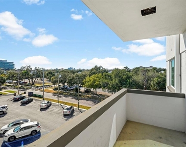 406 S Cedar Avenue - Photo Thumbnail 4