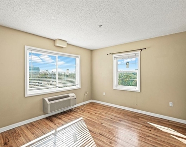 406 S Cedar Avenue - Photo Thumbnail 30