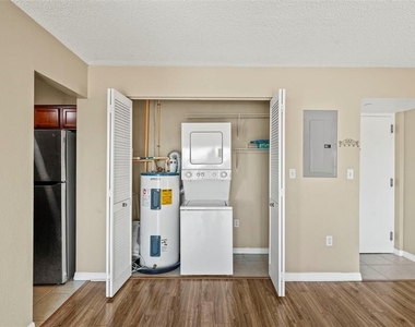 406 S Cedar Avenue - Photo Thumbnail 15