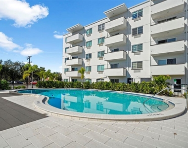 406 S Cedar Avenue - Photo Thumbnail 7