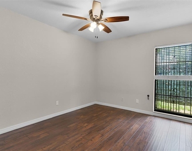 8208 La Serena Drive - Photo Thumbnail 11