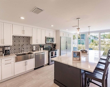 1125 W Peppertree Drive - Photo Thumbnail 12