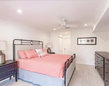 1125 W Peppertree Drive - Photo Thumbnail 20