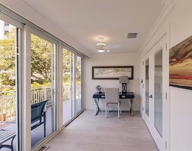 1125 W Peppertree Drive - Photo Thumbnail 29