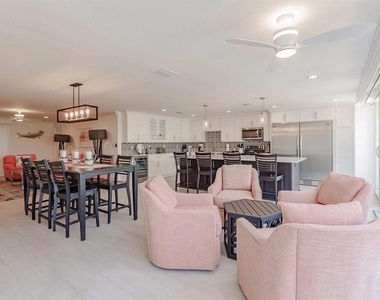 1125 W Peppertree Drive - Photo Thumbnail 16