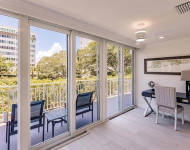 1125 W Peppertree Drive - Photo Thumbnail 30