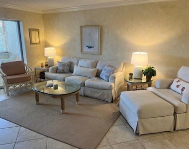 1125 W Peppertree Drive - Photo Thumbnail 1