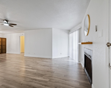 10733 Braes Bend Drive - Photo Thumbnail 6