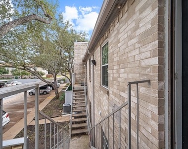 10733 Braes Bend Drive - Photo Thumbnail 4