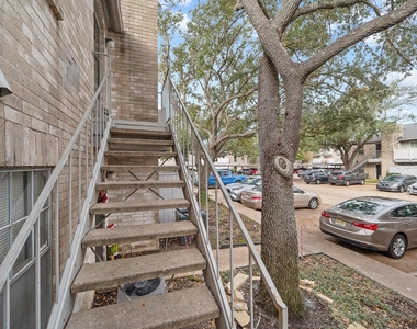 10733 Braes Bend Drive - Photo Thumbnail 3
