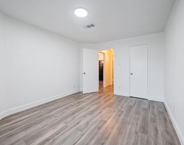 10733 Braes Bend Drive - Photo Thumbnail 20