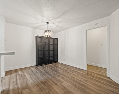 10733 Braes Bend Drive - Photo Thumbnail 12