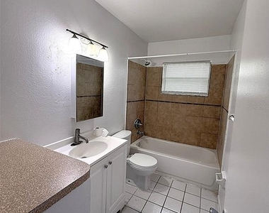 720 Michigan Court - Photo Thumbnail 10