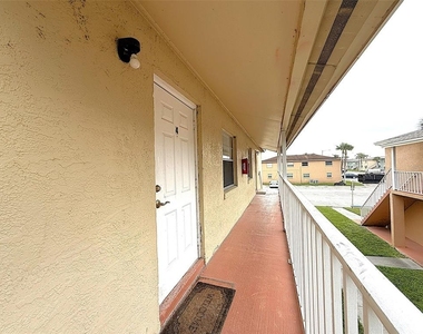 720 Michigan Court - Photo Thumbnail 1