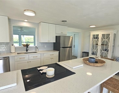 1210 S Maryknoll Road - Photo Thumbnail 5