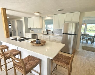 1210 S Maryknoll Road - Photo Thumbnail 6