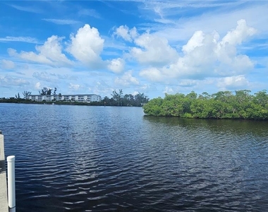 1210 S Maryknoll Road - Photo Thumbnail 32