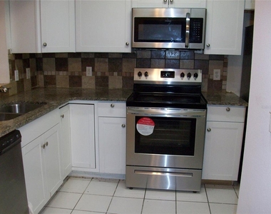 495 Las Cortes Lane - Photo Thumbnail 16