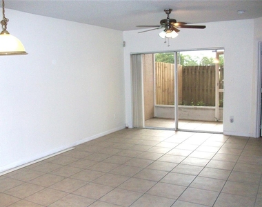 495 Las Cortes Lane - Photo Thumbnail 6