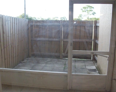 495 Las Cortes Lane - Photo Thumbnail 13