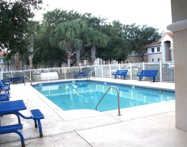 495 Las Cortes Lane - Photo Thumbnail 2