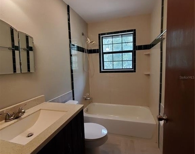 4919 Ne 18 Trail - Photo Thumbnail 10