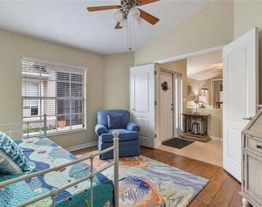 3533 Lakewood Boulevard - Photo Thumbnail 6