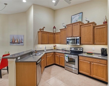 3533 Lakewood Boulevard - Photo Thumbnail 9