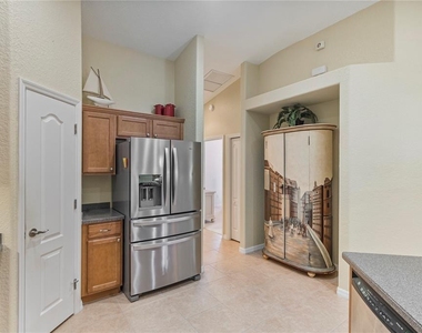 3533 Lakewood Boulevard - Photo Thumbnail 10