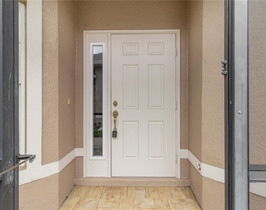 3533 Lakewood Boulevard - Photo Thumbnail 3
