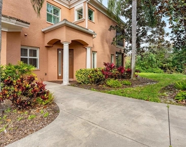 5433 46th Court W - Photo Thumbnail 1