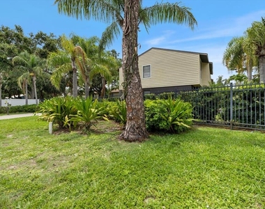 960 Highland Street - Photo Thumbnail 17