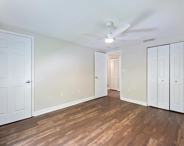 960 Highland Street - Photo Thumbnail 15
