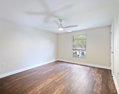 960 Highland Street - Photo Thumbnail 14