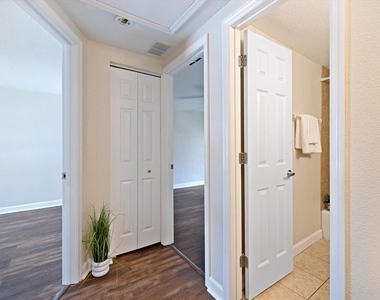 960 Highland Street - Photo Thumbnail 8