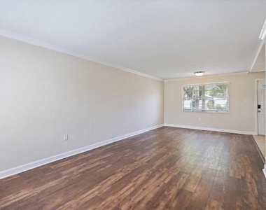 960 Highland Street - Photo Thumbnail 11