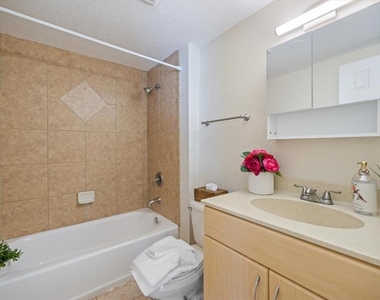 960 Highland Street - Photo Thumbnail 5