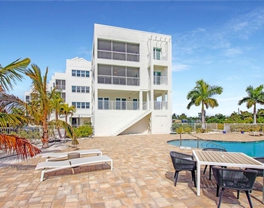 14550 River Beach Drive - Photo Thumbnail 8