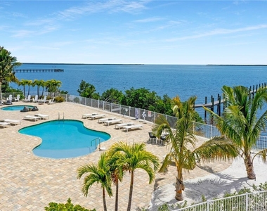 14550 River Beach Drive - Photo Thumbnail 9