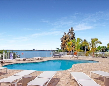 14550 River Beach Drive - Photo Thumbnail 10