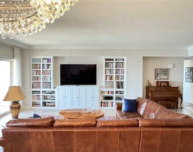 1111 Ritz Carlton Drive - Photo Thumbnail 14