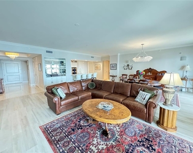 1111 Ritz Carlton Drive - Photo Thumbnail 9