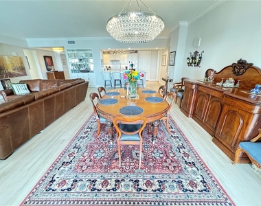 1111 Ritz Carlton Drive - Photo Thumbnail 10