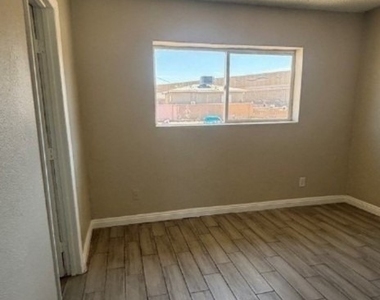 718 W Wilson Avenue - Photo Thumbnail 6