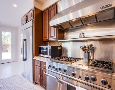 8808 Tierra Hope Court - Photo Thumbnail 11