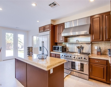 8808 Tierra Hope Court - Photo Thumbnail 12