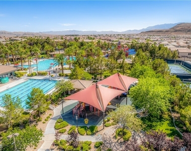 394 Highland Hills Court - Photo Thumbnail 4