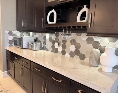 394 Highland Hills Court - Photo Thumbnail 21