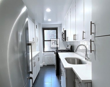 East 57th Street - Photo Thumbnail 1